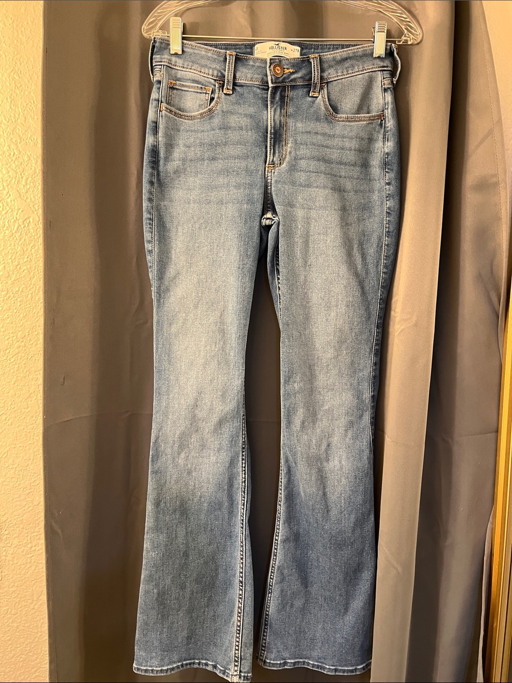 Ladies Hollister Bootcut jeans!